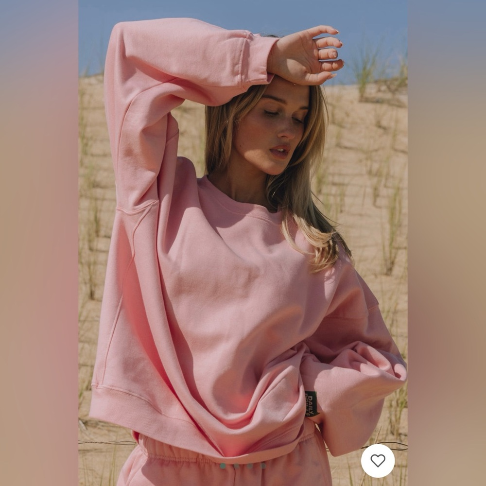 NWT! Daily Drills Oversized Fleece Crew. Dusty Rose. Size XS/S